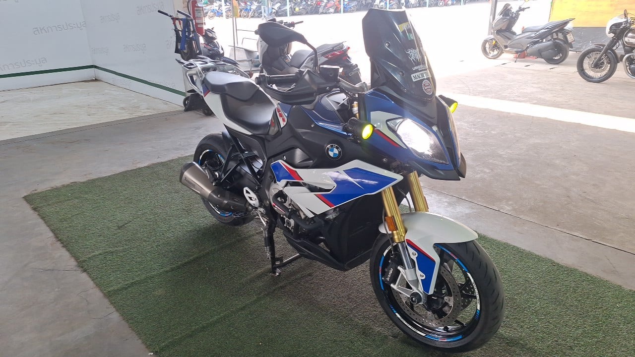 Auction House Pickup & Delivery photo 1